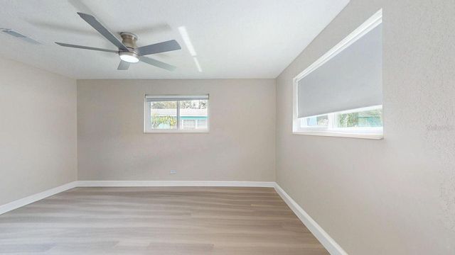 2495 37TH AVENUE N, St Petersburg, FL 33713