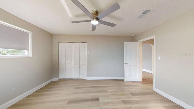 2495 37TH AVENUE N, St Petersburg, FL 33713