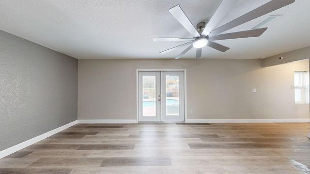 2495 37TH AVENUE N, St Petersburg, FL 33713