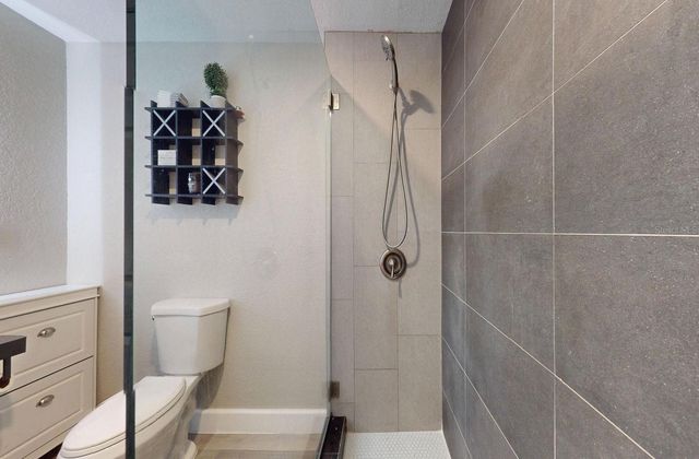 2495 37TH AVENUE N, St Petersburg, FL 33713