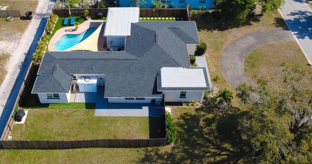 2495 37TH AVENUE N, St Petersburg, FL 33713