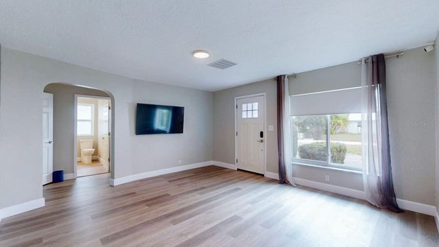 2495 37TH AVENUE N, St Petersburg, FL 33713