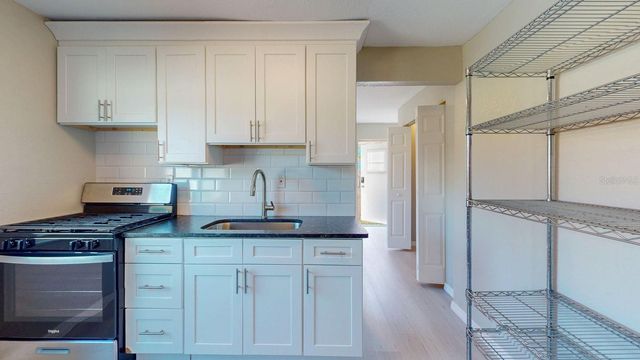 2495 37TH AVENUE N, St Petersburg, FL 33713