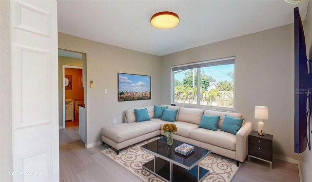 2495 37TH AVENUE N, St Petersburg, FL 33713