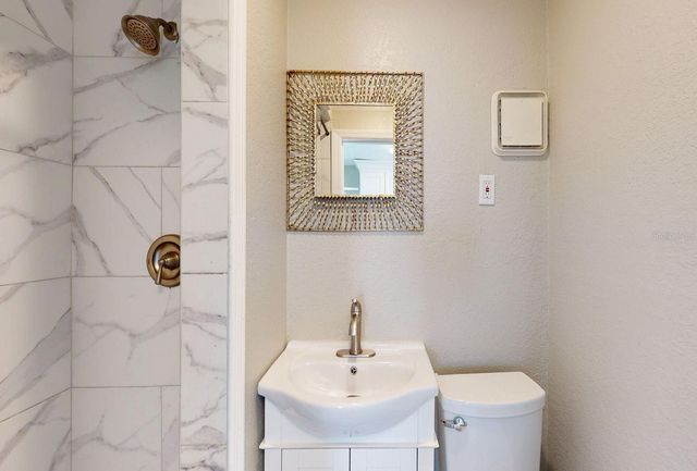 2495 37TH AVENUE N, St Petersburg, FL 33713