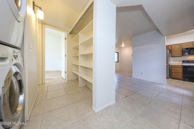 3690 N Country Club Rd Apt 1040, Tucson, AZ 85716