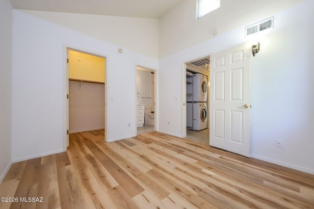 3690 N Country Club Rd Apt 1040, Tucson, AZ 85716