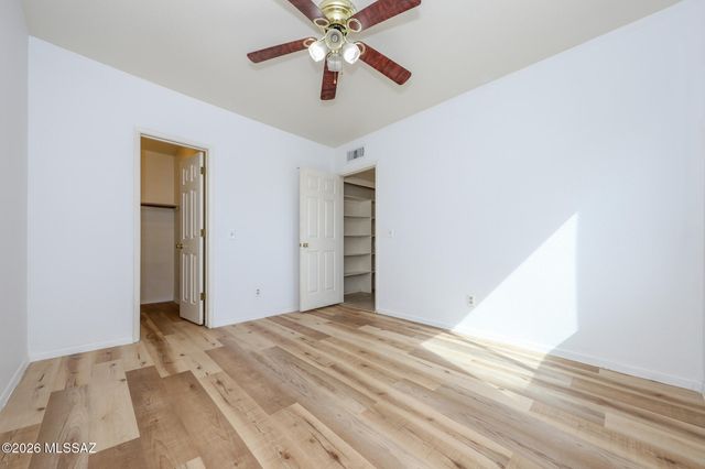 3690 N Country Club Rd Apt 1040, Tucson, AZ 85716