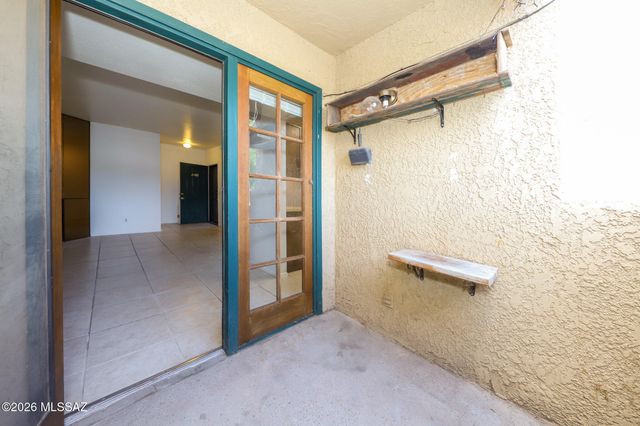 3690 N Country Club Rd Apt 1040, Tucson, AZ 85716