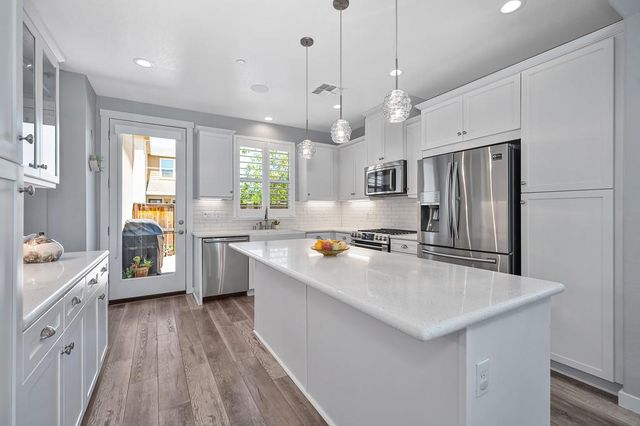 5011 Jewel St, Rocklin, CA 95677