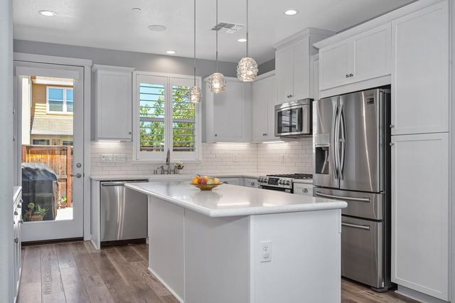 5011 Jewel St, Rocklin, CA 95677
