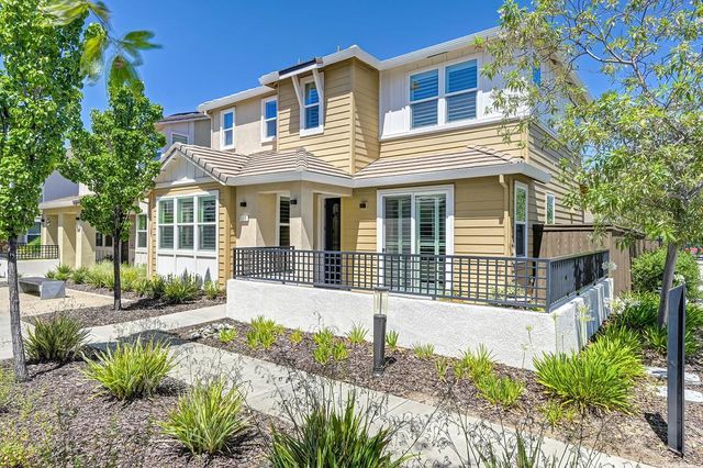 5011 Jewel St, Rocklin, CA 95677