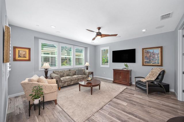 5011 Jewel St, Rocklin, CA 95677
