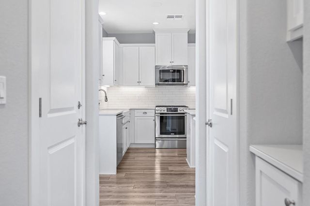 5011 Jewel St, Rocklin, CA 95677