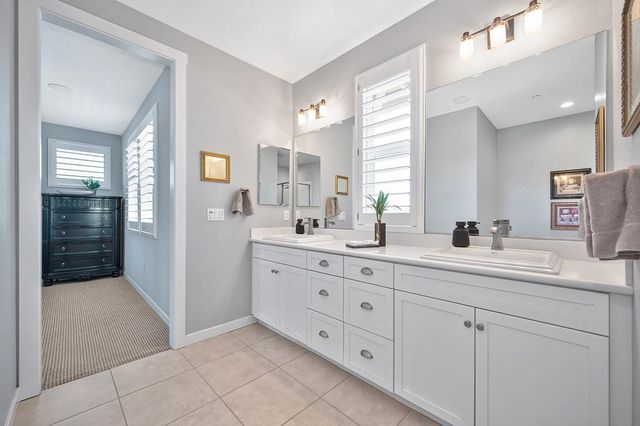 5011 Jewel St, Rocklin, CA 95677