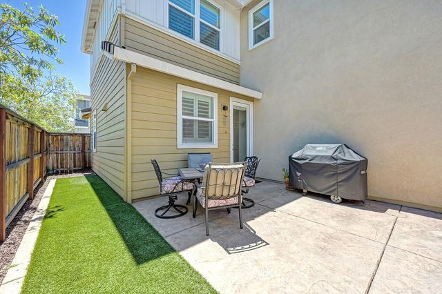 5011 Jewel St, Rocklin, CA 95677