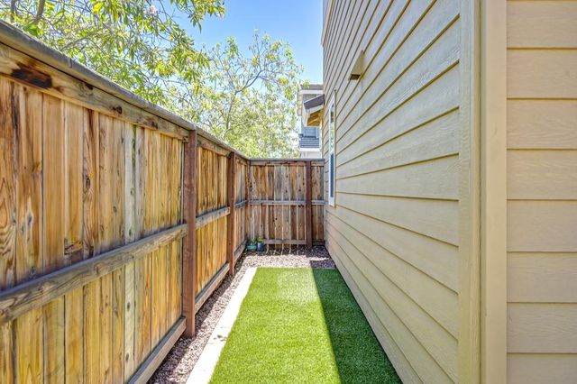 5011 Jewel St, Rocklin, CA 95677