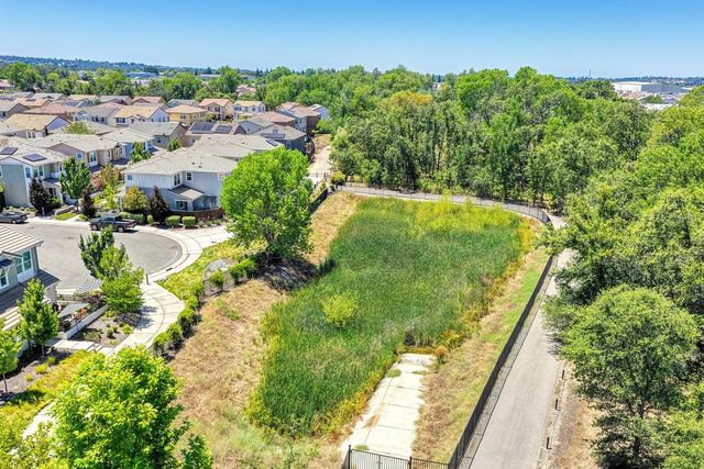 5011 Jewel St, Rocklin, CA 95677