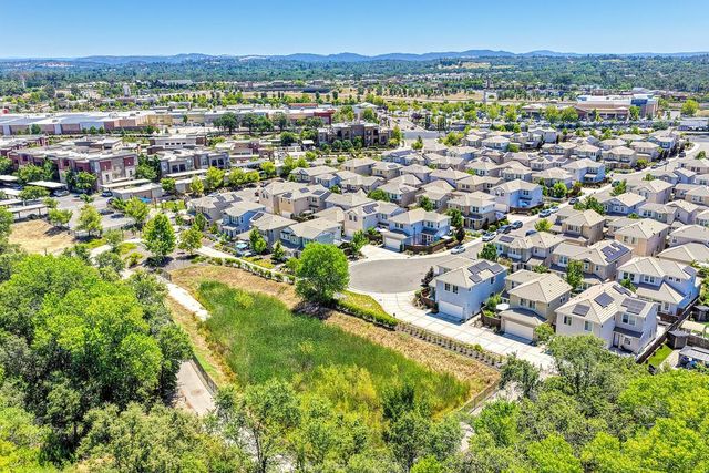 5011 Jewel St, Rocklin, CA 95677