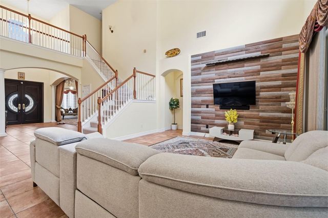 18004 LANAI ISLE DRIVE, Tampa, FL 33647