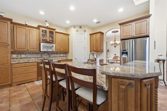 18004 LANAI ISLE DRIVE, Tampa, FL 33647
