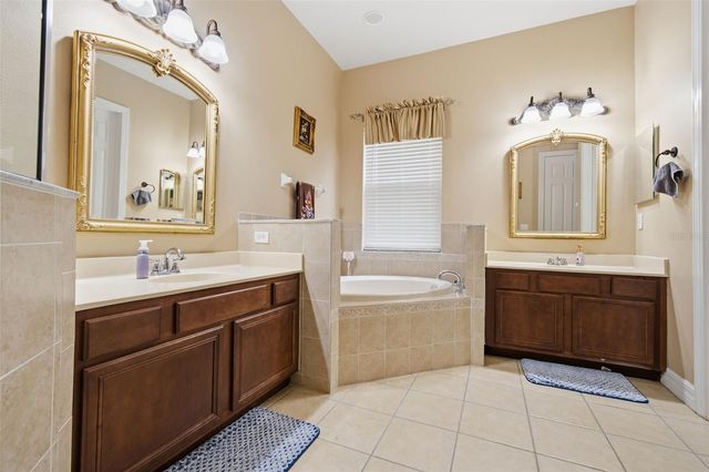18004 LANAI ISLE DRIVE, Tampa, FL 33647