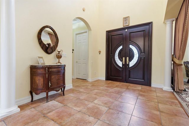 18004 LANAI ISLE DRIVE, Tampa, FL 33647