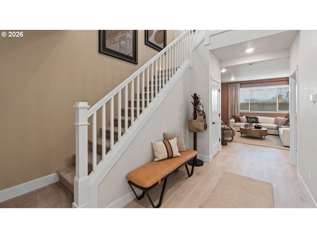 2293 S Veneta Ave, Salem, OR 97306