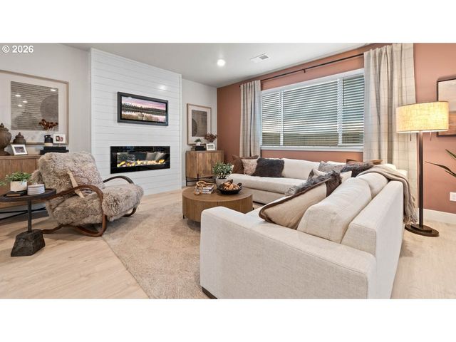 2293 S Veneta Ave, Salem, OR 97306