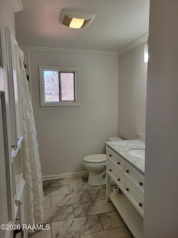 213 Lynn Drive, Lafayette, LA 70508