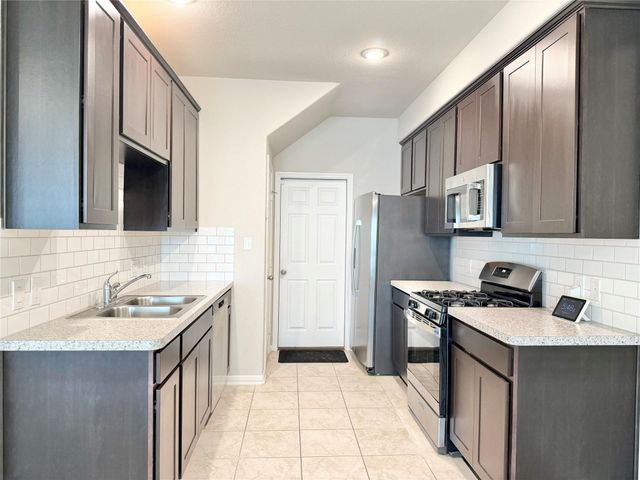 514 N 6th Street, La Porte, TX 77571