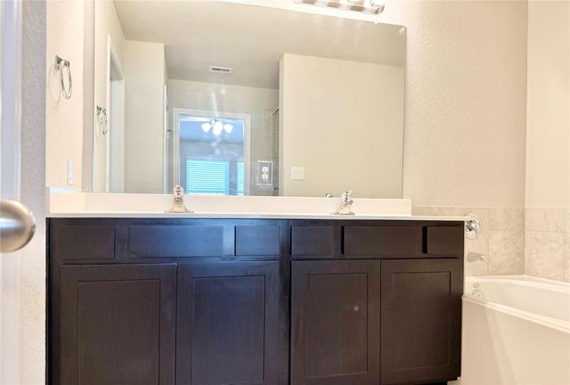 514 N 6th Street, La Porte, TX 77571