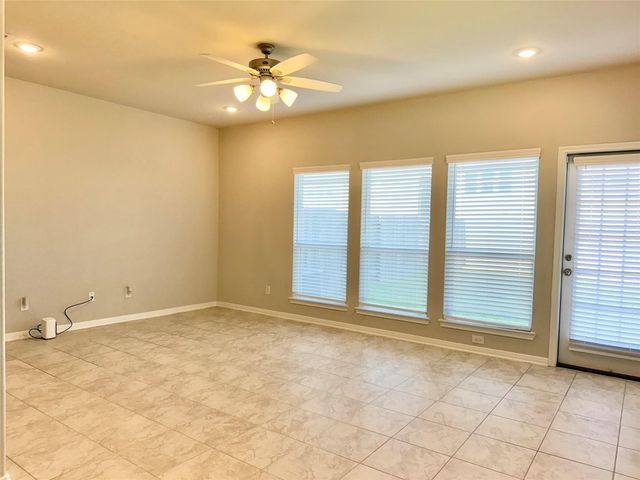 514 N 6th Street, La Porte, TX 77571