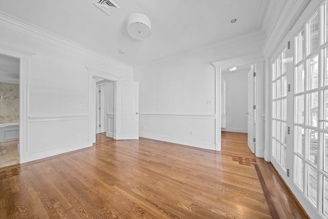 906 E Broadway 2, Boston, MA 02127