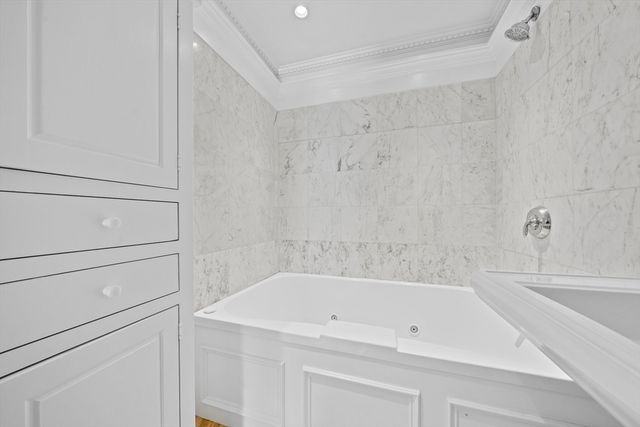 906 E Broadway 2, Boston, MA 02127