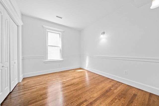 906 E Broadway 2, Boston, MA 02127