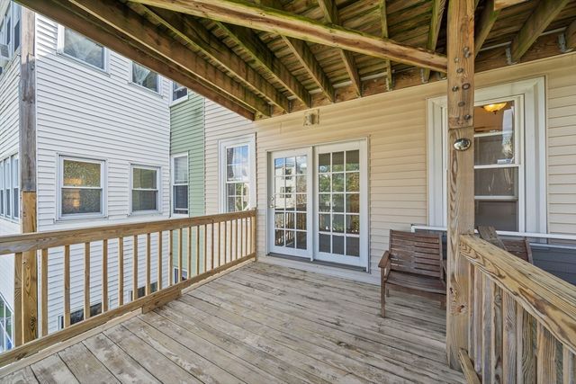 906 E Broadway 2, Boston, MA 02127