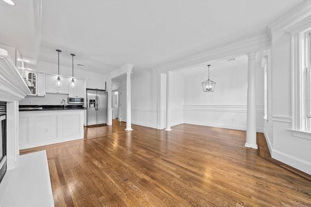 906 E Broadway 2, Boston, MA 02127