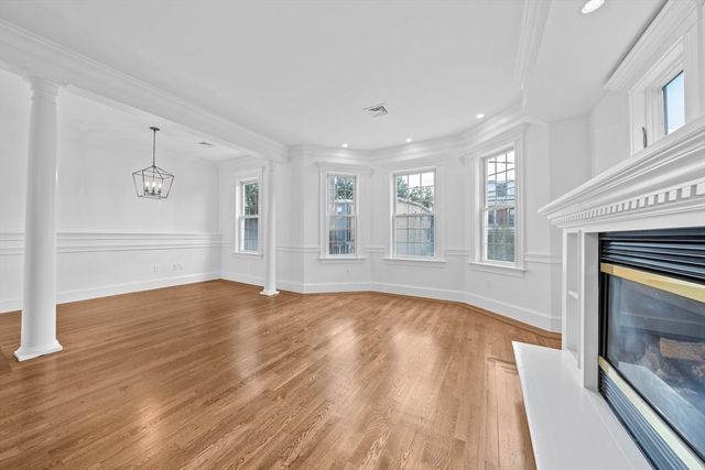 906 E Broadway 2, Boston, MA 02127