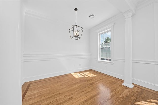 906 E Broadway 2, Boston, MA 02127