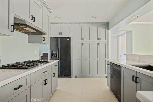 1054 Currier Avenue, Simi Valley, CA 93065