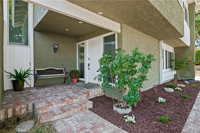 1054 Currier Avenue, Simi Valley, CA 93065