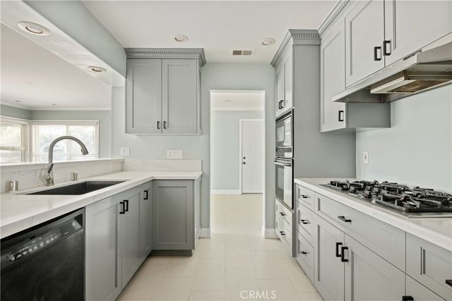 1054 Currier Avenue, Simi Valley, CA 93065