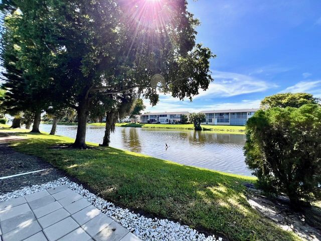 76 Sheffield D, West Palm Beach, FL 33417