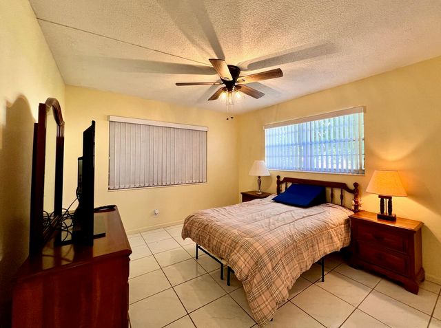 76 Sheffield D, West Palm Beach, FL 33417