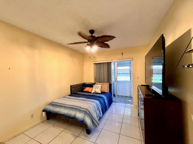 76 Sheffield D, West Palm Beach, FL 33417