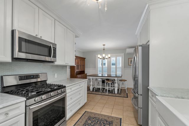 951 Chestnut Street, Manchester, NH 03104