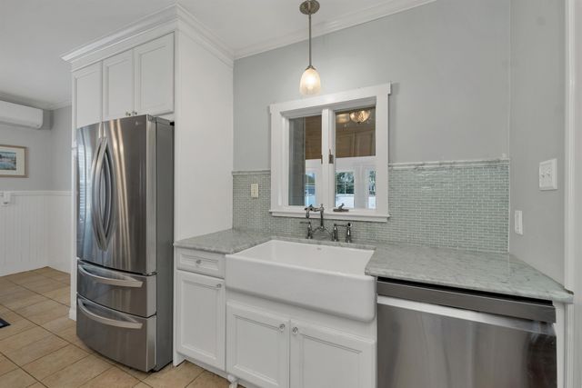 951 Chestnut Street, Manchester, NH 03104