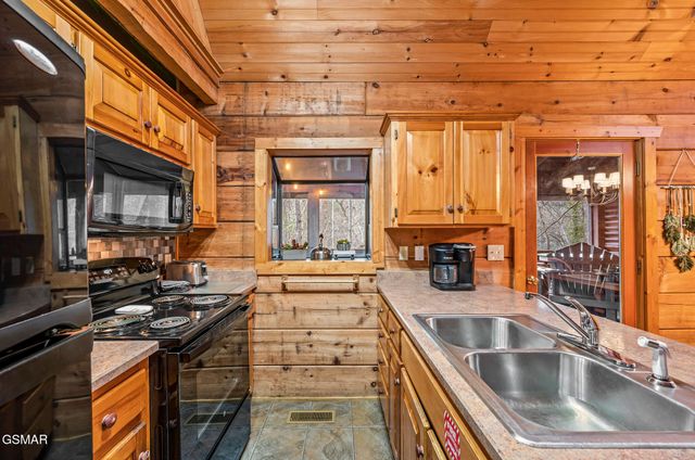 2306 Avon Circle, Sevierville, TN 37876