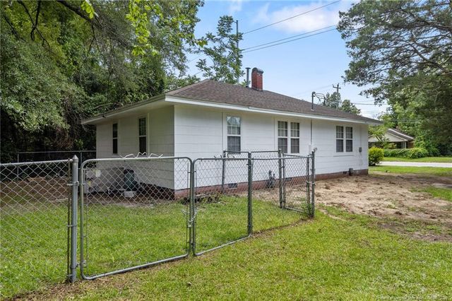 1810 Murchison Road, Fayetteville, NC 28301